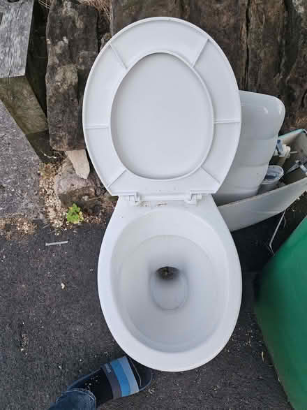 Photo of free Water closet (Highbury Vale NG6) #1