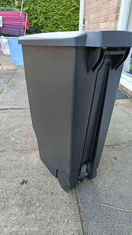 Photo of free Pedal Bin, 40L, Faulty Lid (Tilehurst, Reading RG31) #4