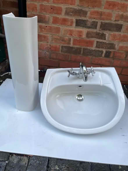 Photo of free Pedestal basin with taps (Snitterfield, CV37) #1