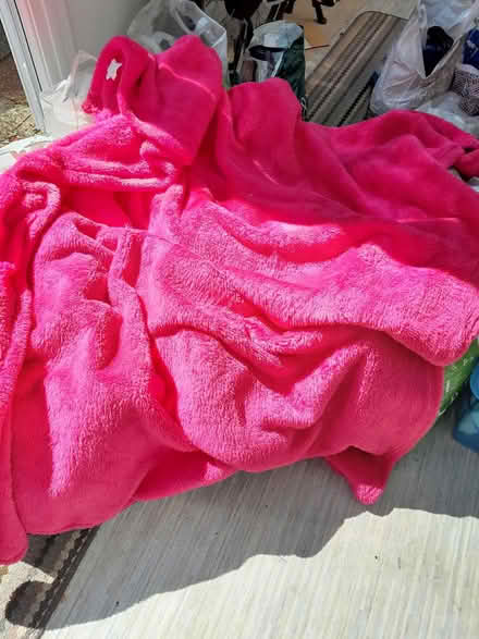 Photo of free Pink Fleece Throw new (Burgess Hill Chanctonbury) #2