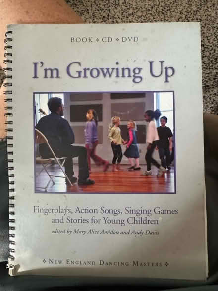 Photo of free Song/dance book & cd/dvd for kids (NW DC — 20011) #1
