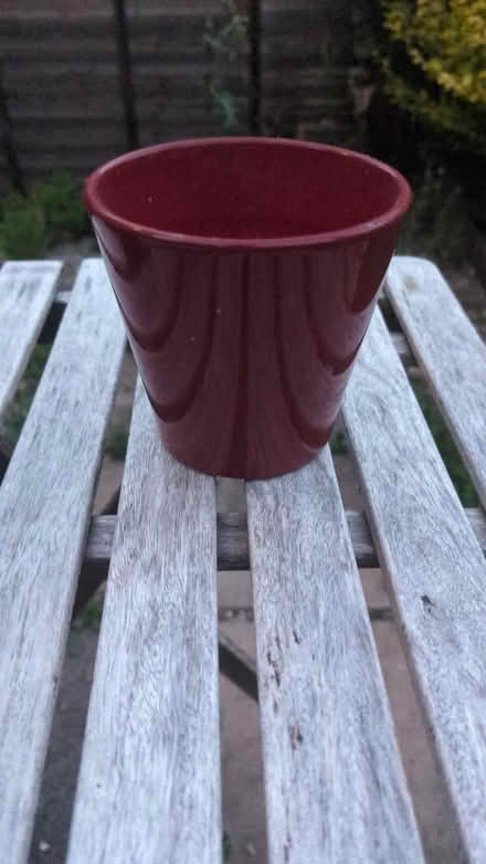 Photo of free Assorted plant pots (RG1, reading) #2