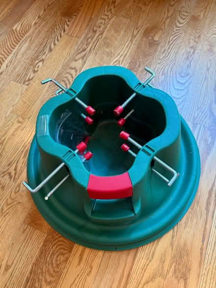 Photo of free Christmas Tree Stand (Near 11 and Woodward) #1