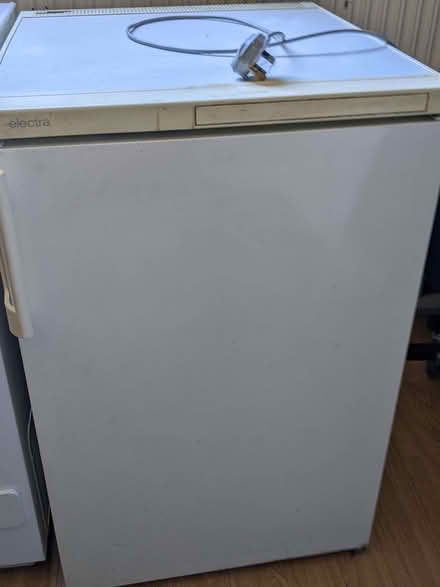 Photo of free Under counter fridge (Old Woking GU22) #2
