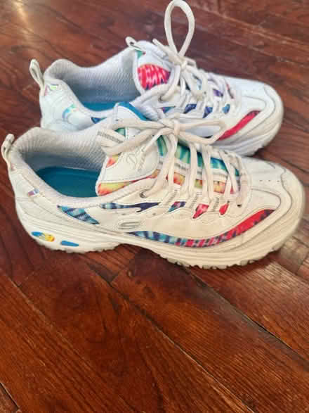 Photo of free Skechers D Lite, gym shoes (South Elgin) #3