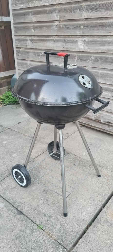 Photo of free BBQ (Wollaton Park NG8) #1