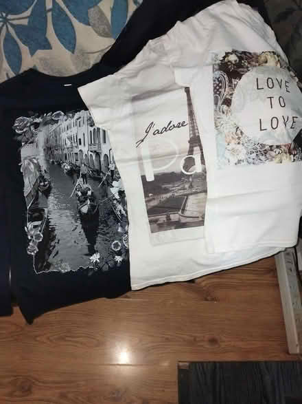 Photo of free 4 x T shirts 8/10 ladies (Bloxwich.walsall WS3) #1
