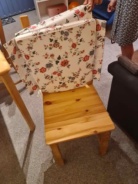 Photo of free Dining set. (Hadleigh SS7) #3