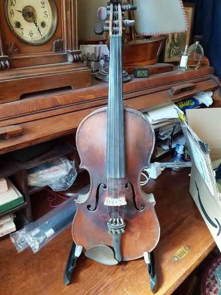 Photo of free Violin/Mandolin stand (New Catton NR3) #1