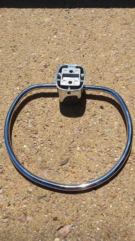 Photo of free Metal chrome towel ring (CT2) #2