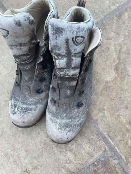 Photo of free size 7 Brasher walking boots (Garthmyl SY15) #1