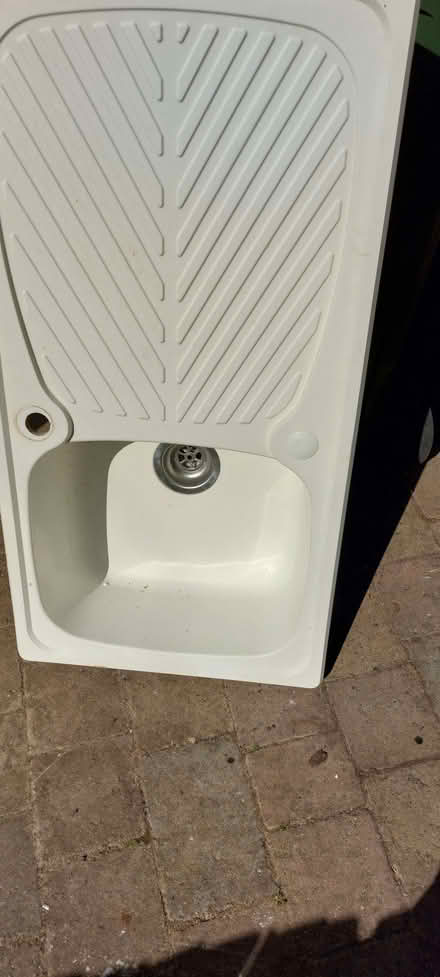 Photo of free White sink with waste. (Hersham KT12) #1