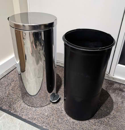 Photo of free Large pedal bin 30L (East Village E20) #2