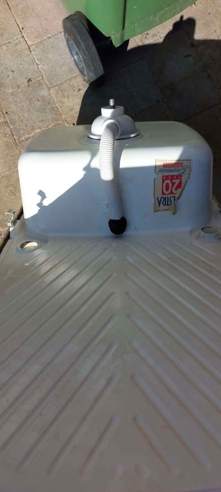 Photo of free White sink with waste. (Hersham KT12) #2