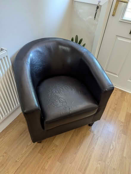 Photo of free Black tub chair (Heaton Park M25) #1