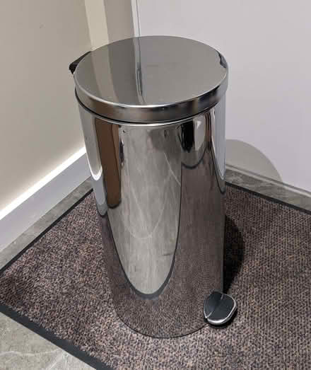 Photo of free Large pedal bin 30L (East Village E20) #1