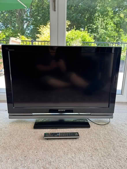 Photo of free Sony Bravia 32” LCD flatscreen (West Byfleet KT15) #1