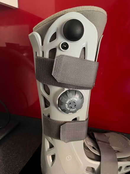 Photo of free Aircast walking boot (Southfields SW18) #3