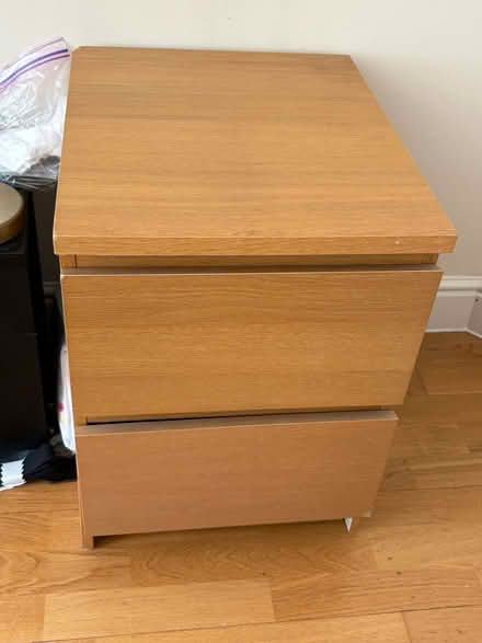 Photo of free Bedside drawers (Se83jp) #1