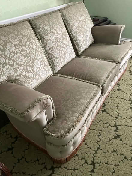 Photo of free 3 piece suite (HU11 4JE) #1