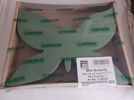 Photo of free Florist Oasis butterfly frame (Cutteslowe OX2) #4