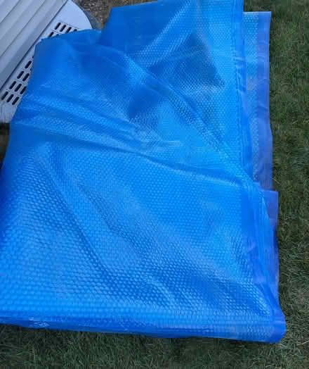 Photo of free Solar pool heat cover (Amityville) #1