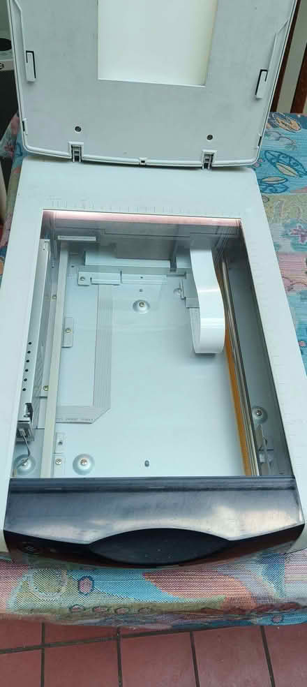 Photo of free Epson Perfection 2450 photo Scanner (Surrenden BN1) #2