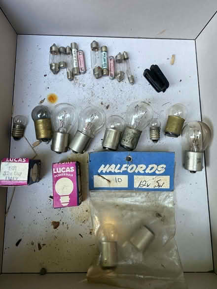 Photo of free Car light bulbs (Bracknell Forest RG42) #1