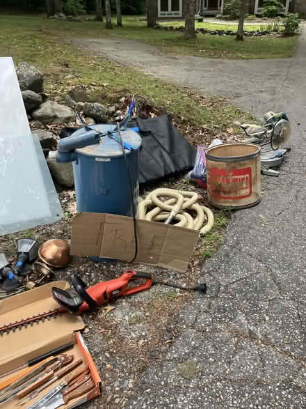 Photo of free Men's X- Cntry Skiis Size 10 & More (Kingston, NH) #4