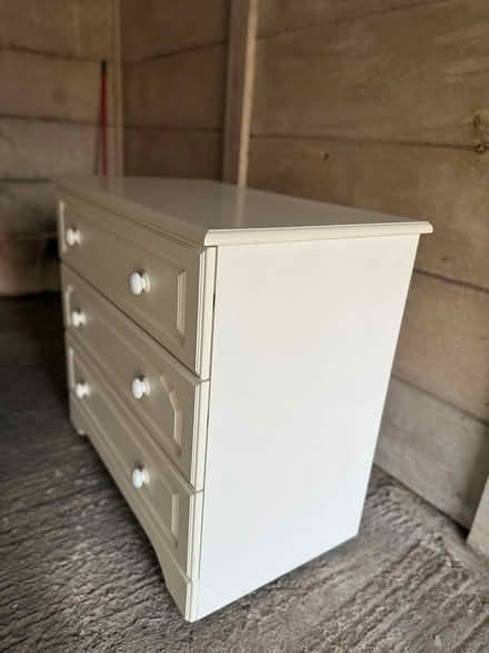 Photo of free White chest of drawers (EN2) #2