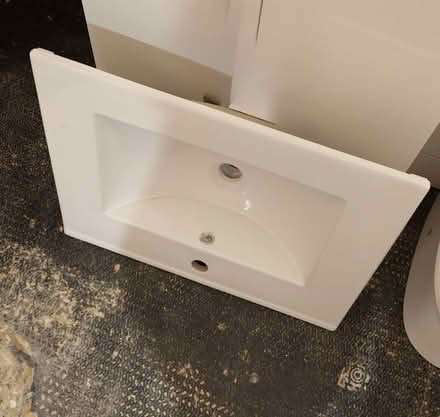 Photo of free 606mm ceramic basin new (Williamson Park) #1