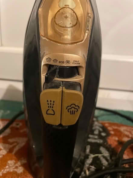 Photo of free Philips Iron (Broomfield CM1) #3