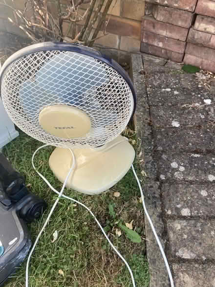 Photo of free Small electric fan (Milton Malsor) #1