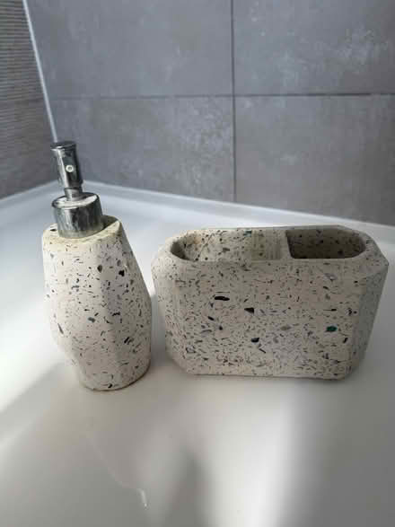 Photo of free Terrazzo bathroom set (Whiteley PO15) #2