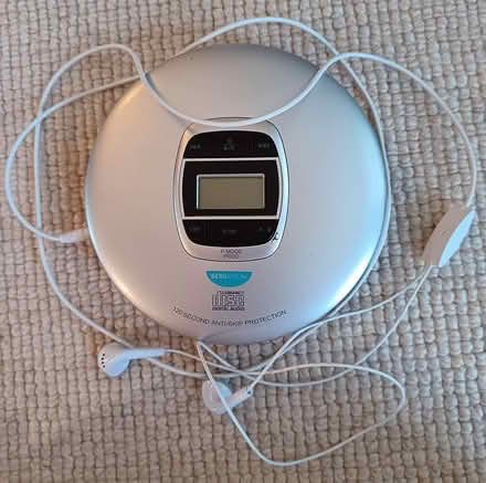 Photo of free Portable CD player (Nr centre Bishop's Stortford) #1