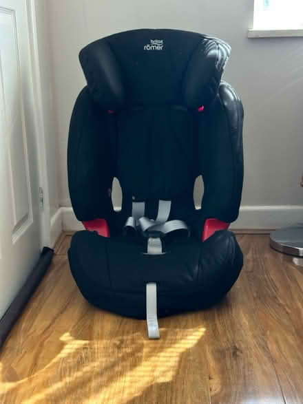 Photo of free Child car seat (Chigwell IG7) #1