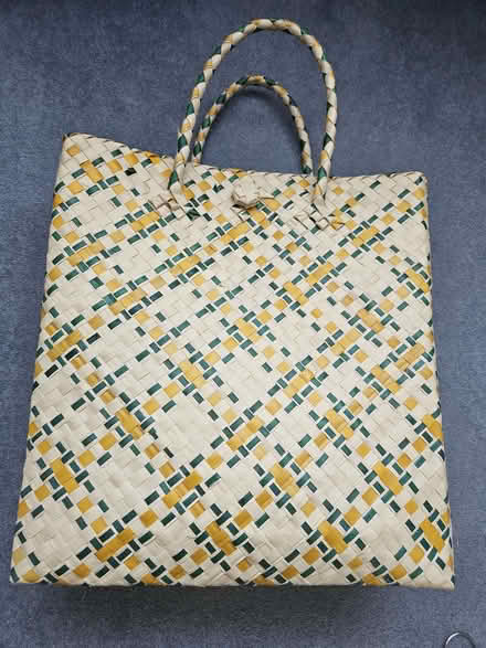 Photo of free Shopping bag (Welling DA16) #1