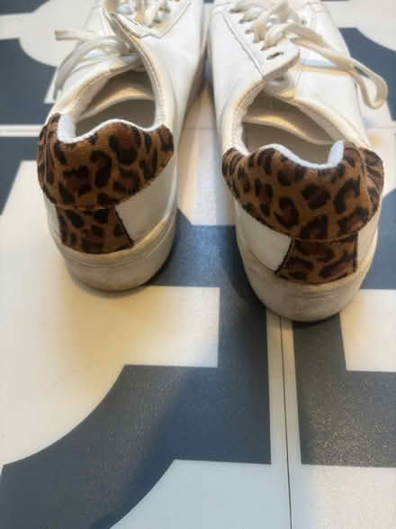 Photo of free Size 7 trainers (women) (Balham, SW12) #2