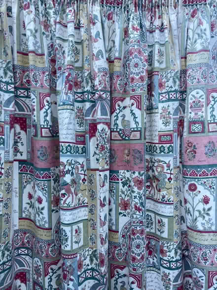 Photo of free Very big curtains + tie backs - Jonelle (IP4) #4