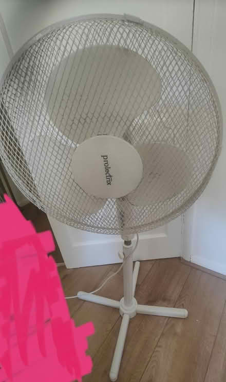 Photo of free Working fan (TW2 twickenham) #1