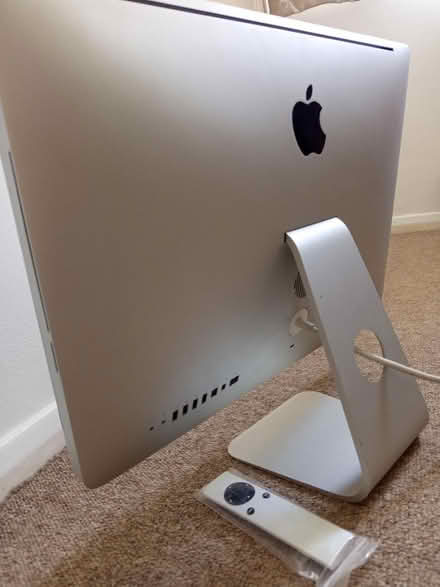 Photo of free iMac 10,1 (2010) running Catalina (Hemel Hempstead HP1) #2