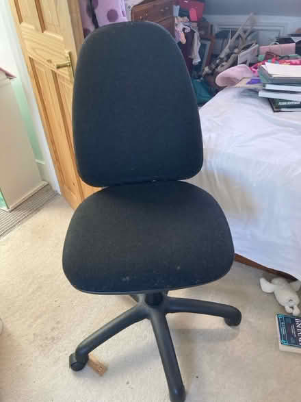 Photo of free Office chair (Wimbledon SW19 8) #1