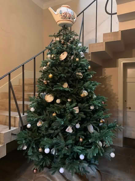 Photo of Plastic xmas tree (Kennington) #1