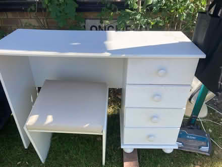 Photo of free Dressing table (Milton Malsor) #1