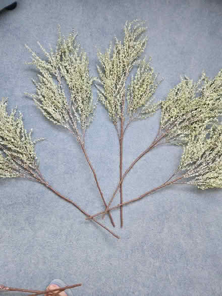 Photo of free Faux flowers (Welling DA16) #1