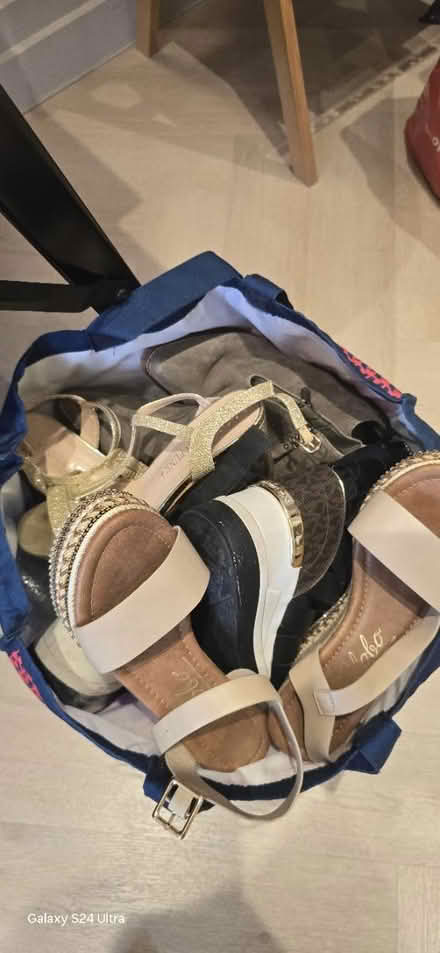 Photo of free Woman shoes (N181LF) #1
