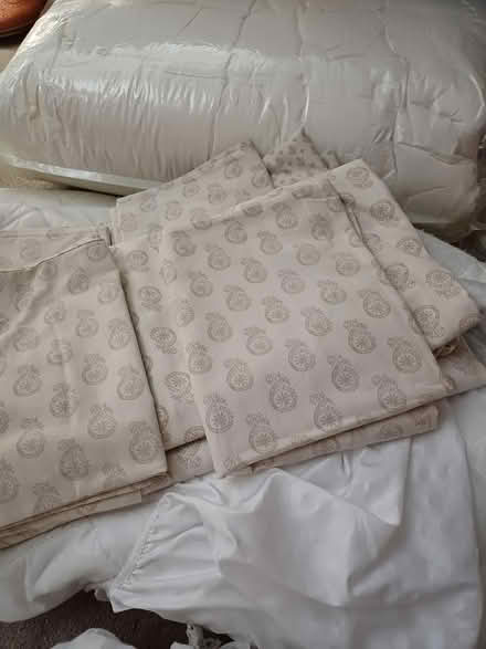 Photo of free Bedding for a double bed (Malvern WR14 2DF) #1