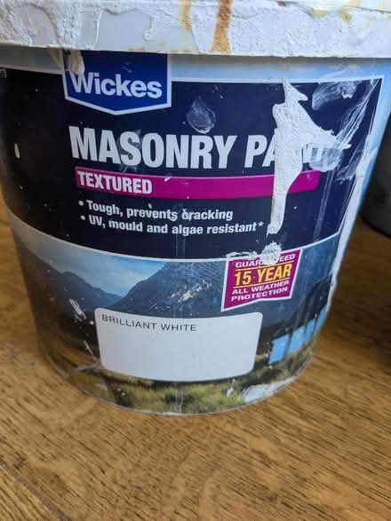 Photo of free Textured masonry paint white (Hove Green BN3) #1