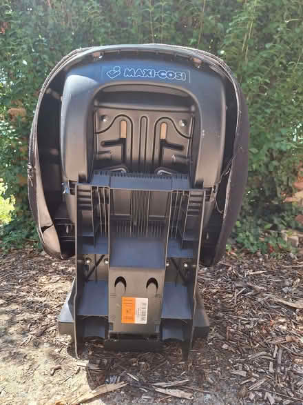 Photo of free Car seat for up to 15Kg (Shinfield RG2) #4
