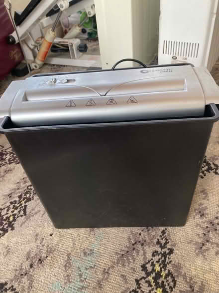 Photo of free A4 Paper shredder (Milton Malsor) #1